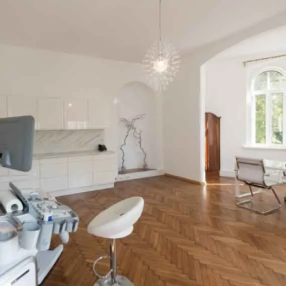 Ordination Neuwaldegg bei MedSpaces | Räume zu mieten für Ärzte und Fachleute die eine erkstklassige Infrastruktur nutzen wollen.